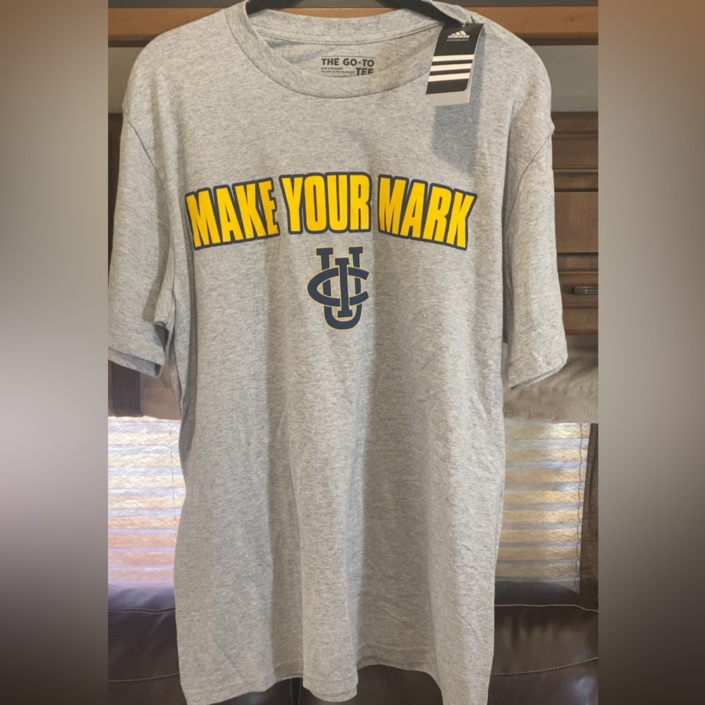 ADIDAS  men’s UC Irvine  Short Sleeve T-shirt size large - Picture 2 of 4